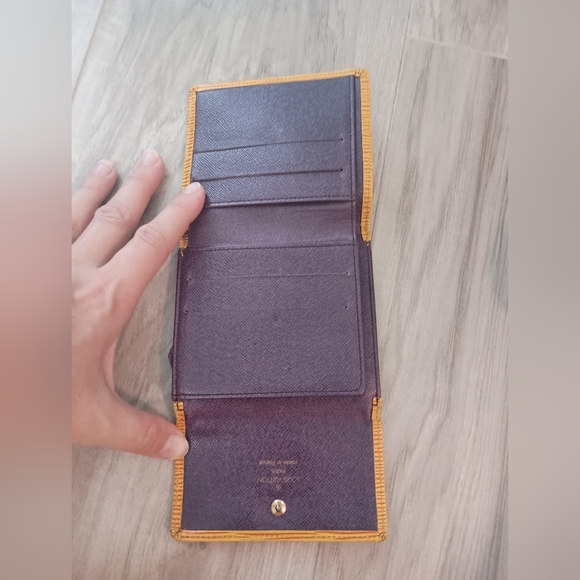 LOUIS VUITTON Epi Bifold  Wallet Marco  Yellow - Picture 6 of 9